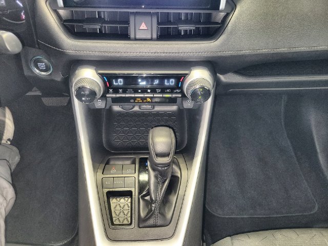 Used 2024 Toyota RAV4 XLE FWD image 19