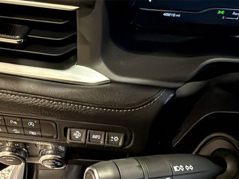 Used 2023 GMC Yukon Denali image 36