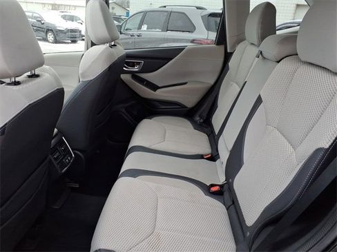 Used 2019 Subaru Forester Premium image 7