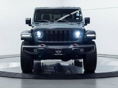 Used 2024 Jeep Gladiator Rubicon w/ Convenience Group image 5