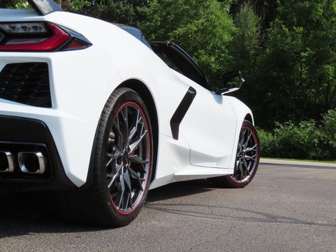 Used 2023 Chevrolet Corvette Stingray Premium Conv w/ Z51 Performance Package RWD image 33