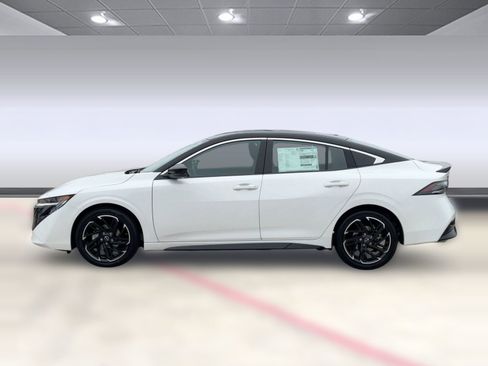 New 2026 Nissan Sentra SR w/ Floor Mat Package FWD image 2