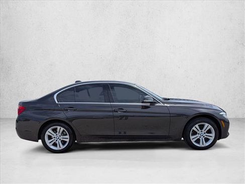 Used 2017 BMW 330i xDrive Sedan AWD/4WD image 4