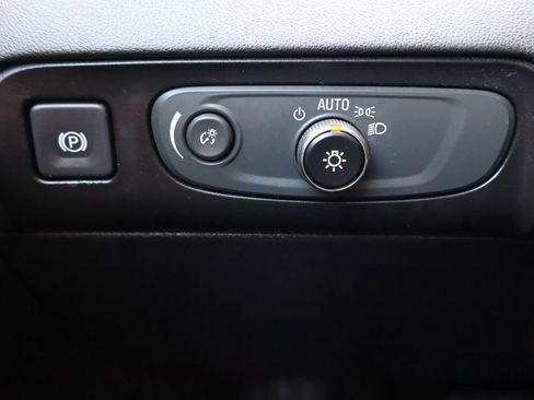 Used 2019 Buick Enclave Avenir w/ Avenir Technology Package image 31