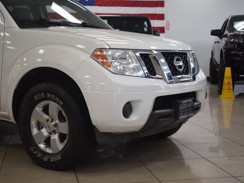 Used 2013 Nissan Frontier SV image 8