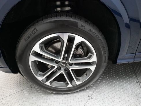 Used 2025 Audi Q5 Premium w/ Convenience Package image 28