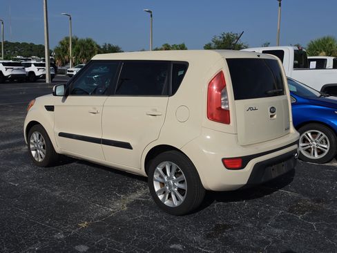 Used 2013 Kia Soul + FWD image 5