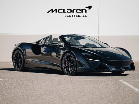 Used 2025 McLaren Artura Spider image 10