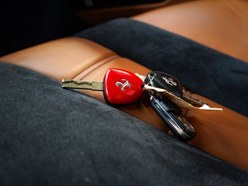 Used 2013 Ferrari 458 Italia Coupe RWD image 39