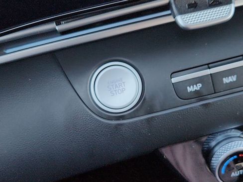 Used 2024 Hyundai Elantra SEL w/ Convenience Package image 29