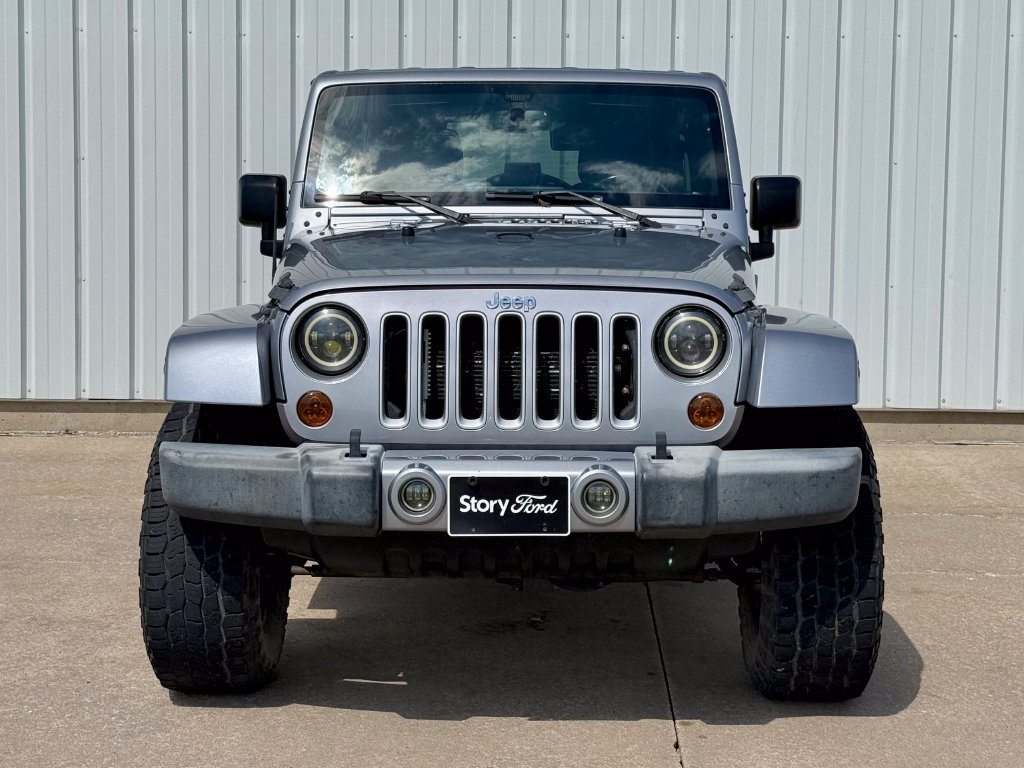 Used 2017 Jeep Wrangler Unlimited Sahara AWD/4WD image 9