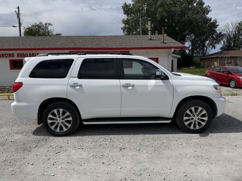 Used 2016 Toyota Sequoia Limited AWD/4WD image 2