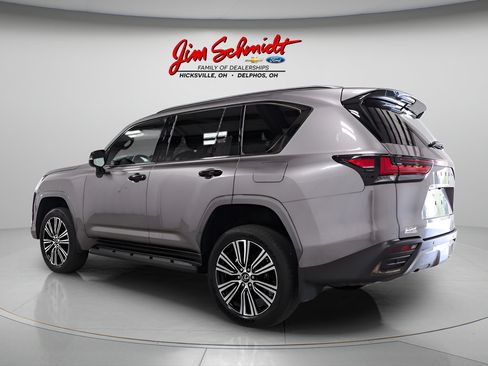 Used 2025 Lexus LX 600 4WD w/ Appearance Package image 4