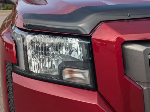 Used 2024 Nissan Frontier SV w/ SV Convenience Package image 10