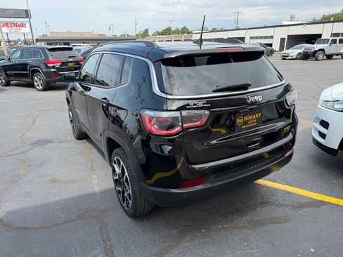 Used 2018 Jeep Compass Limited w/ Navigation Group AWD/4WD image 4
