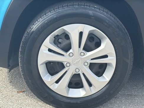 Used 2025 Chevrolet Trax LS FWD image 11