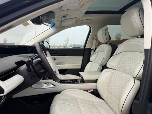 Used 2024 Lincoln Nautilus Black Label image 4