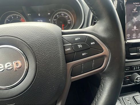 Used 2019 Jeep Cherokee Limited image 15