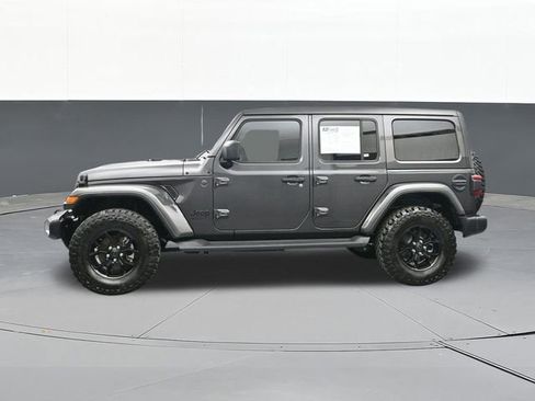 Used 2025 Jeep Wrangler Unlimited Sahara AWD/4WD image 9
