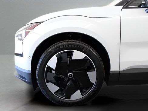 New 2026 Volvo EX30 Ultra w/ Protection Package Premier image 31