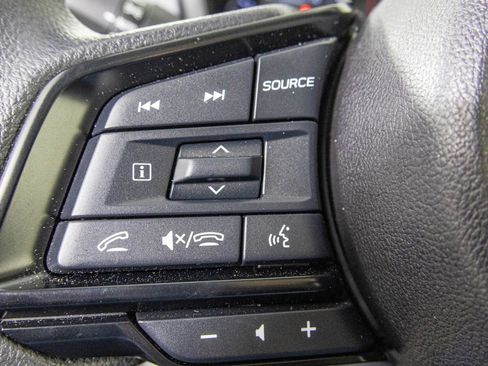 Used 2025 Subaru Crosstrek 2.0i Premium image 31