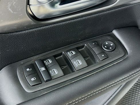 New 2026 Chrysler Pacifica Select image 19