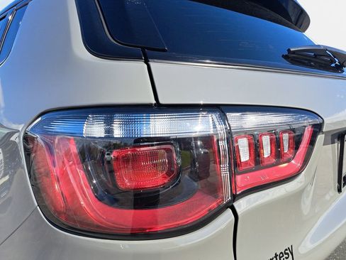 Certified 2022 Jeep Compass Trailhawk w/ Trailhawk Convenience Group AWD/4WD image 32