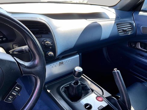 Used 2004 Honda S2000 image 5