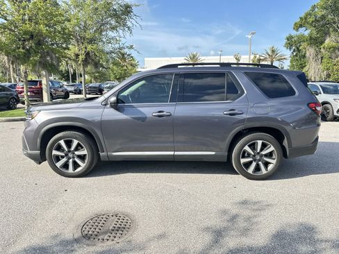 Used 2025 Honda Pilot Touring image 3