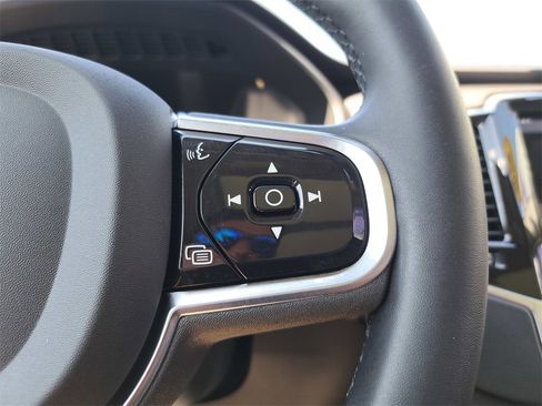 Used 2024 Volvo XC90 T8 Plus w/ Protection Package Premier image 17