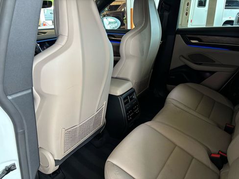 Used 2024 Porsche Macan 4 Electric AWD/4WD image 29