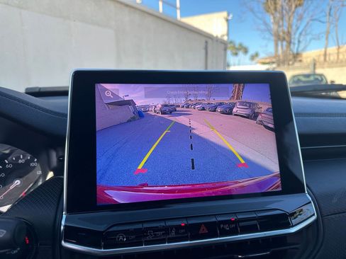 Used 2025 Jeep Compass Trailhawk image 23