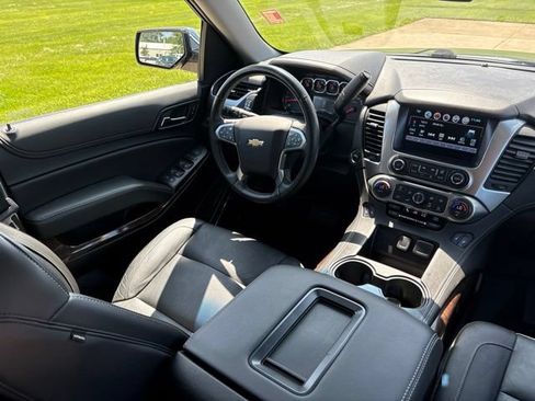 Used 2019 Chevrolet Suburban LT AWD/4WD image 28