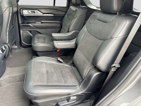 Certified 2025 Ford Explorer ST AWD/4WD image 24