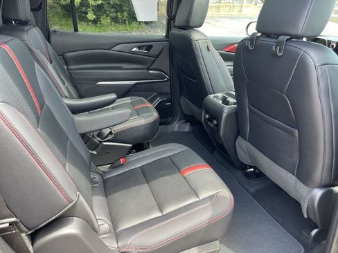 Used 2024 Chevrolet Traverse RS AWD/4WD image 15