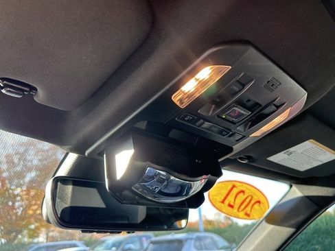 Used 2021 Toyota Highlander XSE image 32