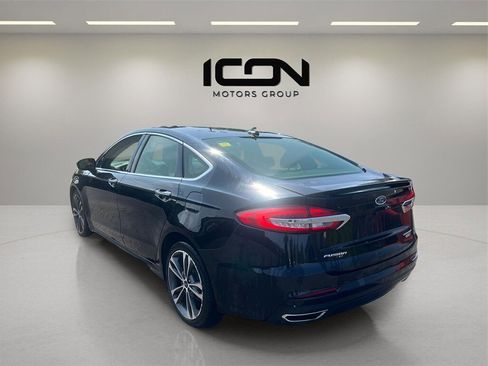 Used 2019 Ford Fusion Titanium image 2