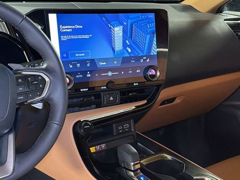 Used 2025 Lexus NX 350 AWD w/ Accessory Package (K3) image 18