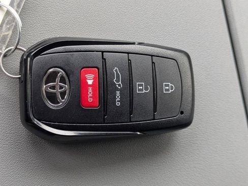 New 2026 Toyota Highlander Limited AWD/4WD image 32
