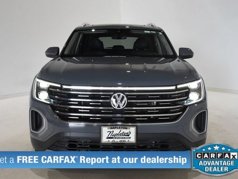 Used 2025 Volkswagen Atlas SEL AWD/4WD image 2