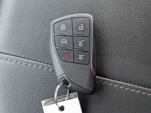 Used 2025 Chevrolet Tahoe LT AWD/4WD image 31