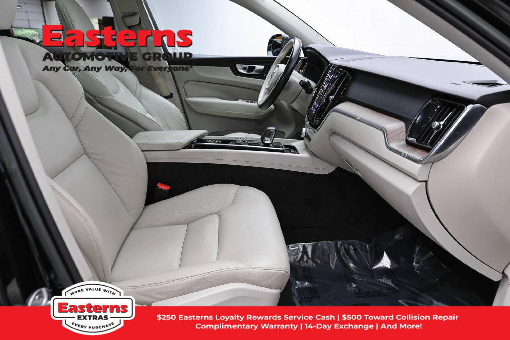 Used 2022 Volvo XC60 B5 Momentum w/ Climate Package AWD/4WD image 24