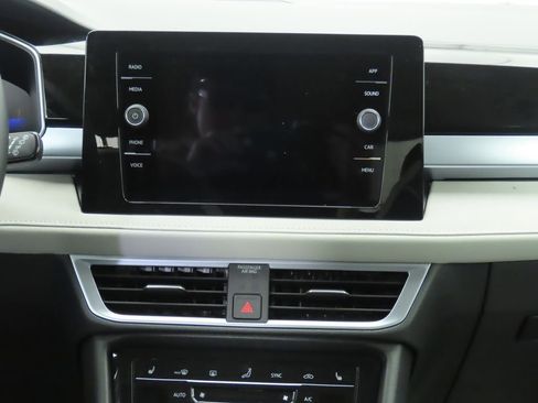 New 2026 Volkswagen Taos SE image 14