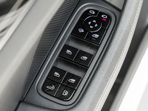 Used 2020 Porsche Panamera 4 image 25