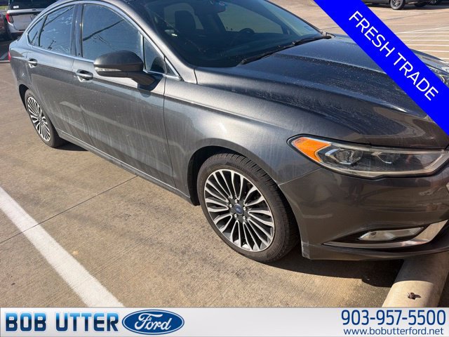 Used 2017 Ford Fusion SE w/ Fusion SE Technology Package FWD image 2