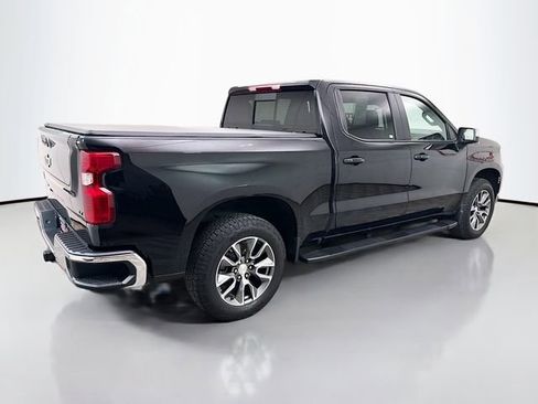 Used 2024 Chevrolet Silverado 1500 LT AWD/4WD image 9