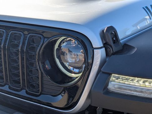 Used 2024 Jeep Wrangler Willys image 12