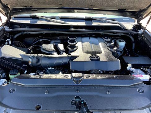 Used 2019 Toyota 4Runner SR5 RWD image 31