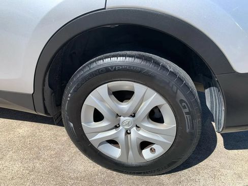 Used 2014 Toyota RAV4 LE FWD image 24