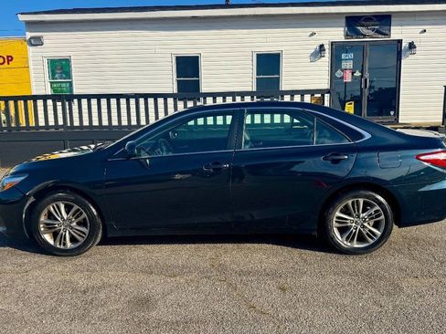 Used 2016 Toyota Camry SE FWD image 4